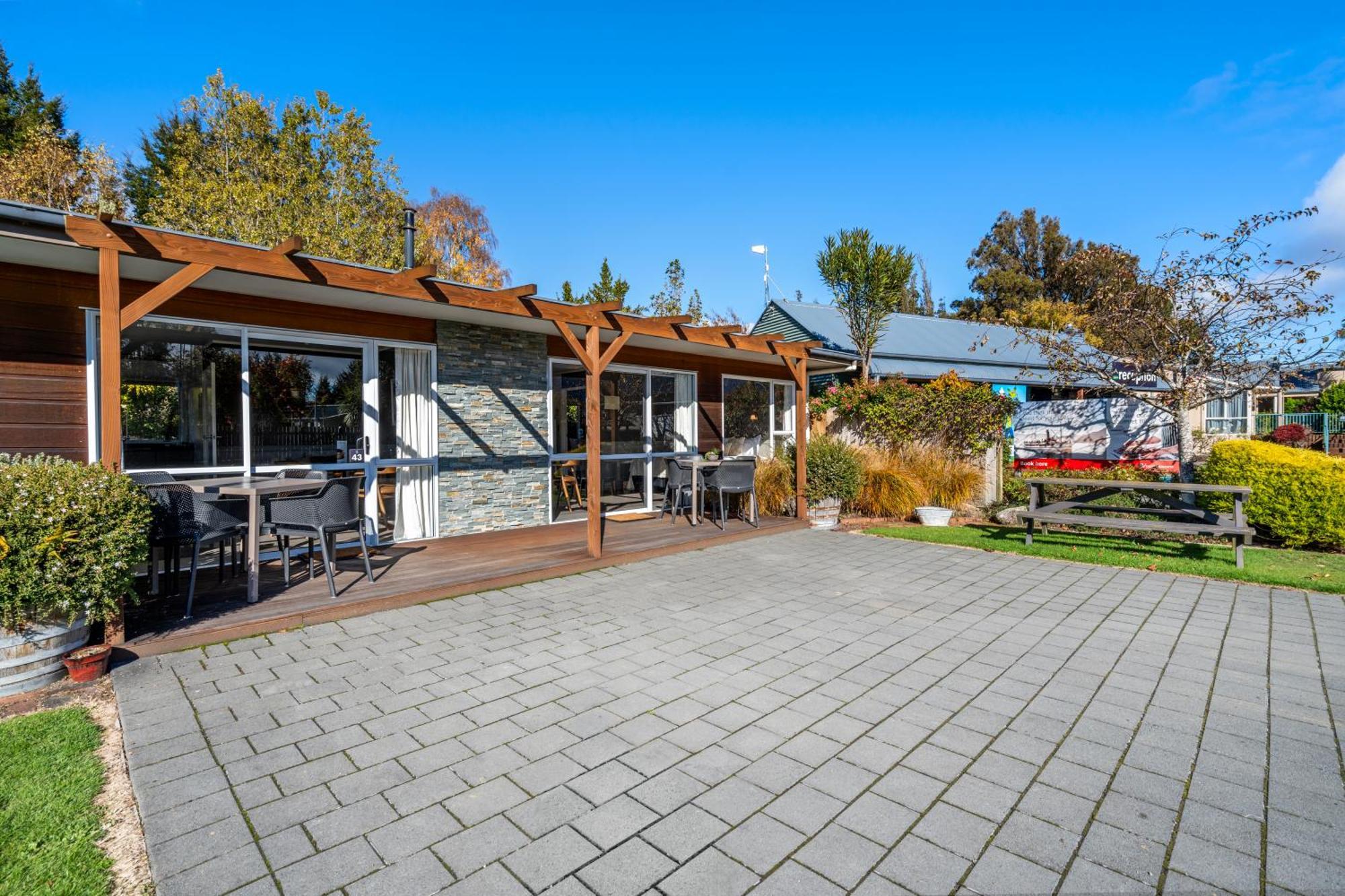 Tasman Holiday Parks - تي أناو المظهر الخارجي الصورة The Lodge at the Hanmer Springs Thermal Pools