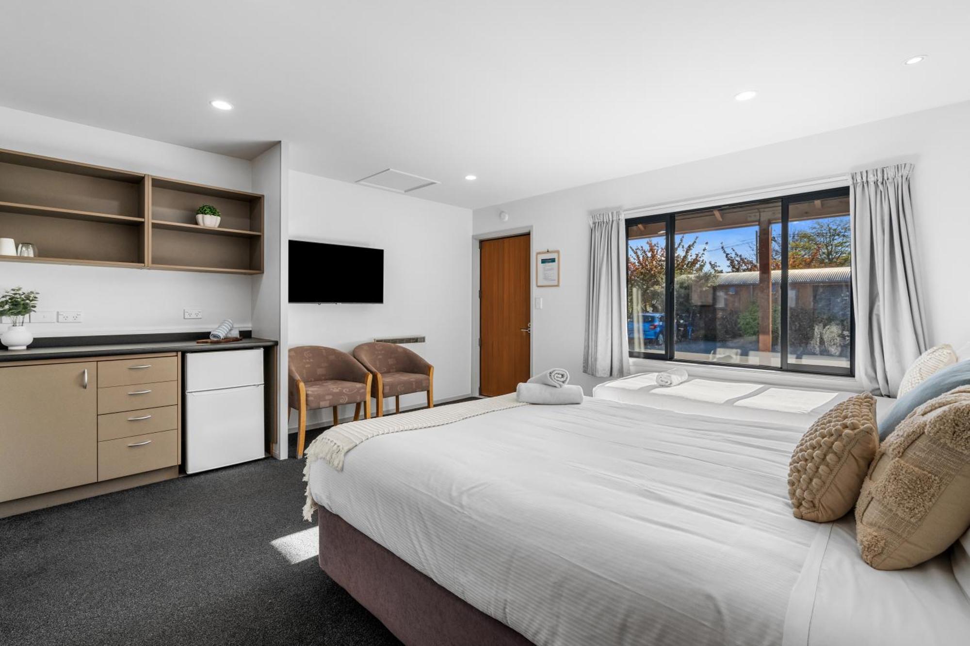 Tasman Holiday Parks - تي أناو المظهر الخارجي الصورة A studio apartment in Australia